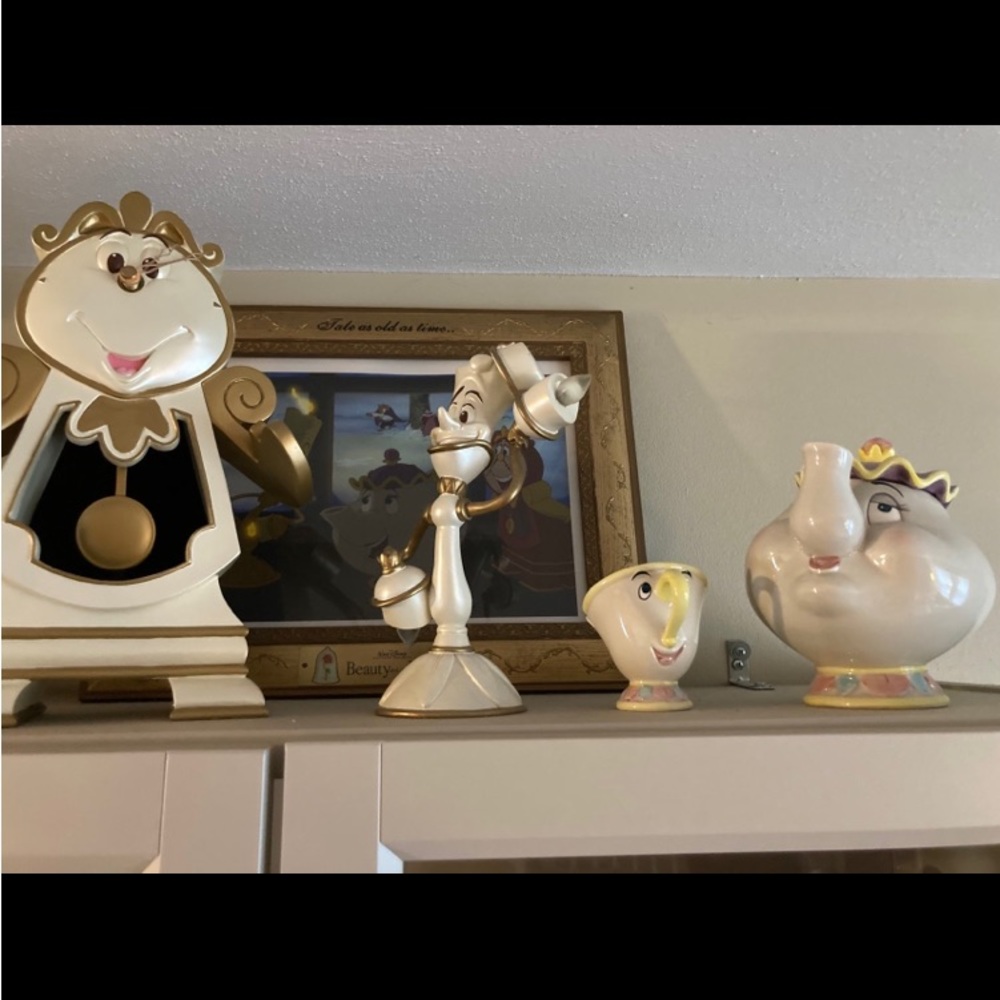 SOLD! SOLD! SOLD! Beauty and the Beast Cogsworth,Lumiere,Mrs.Potts and Chip lot
